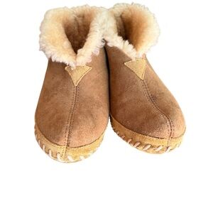 LL Bean Women's Wicked Good Slippers Brown Suede Shearling Lined Size 6